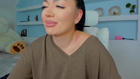 Snapshot of jisselle chatting on October 2025 07:38:02 PM Juliee online show from October 2025 07:38:02 PM