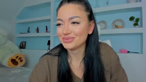 Snapshot of jisselle chatting on November 2025 07:58:02 PM Juliee online show from November 2025 07:58:02 PM