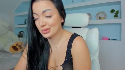 Snapshot of jisselle chatting on November 2025 07:10:01 PM Juliee online show from November 2025 07:10:01 PM