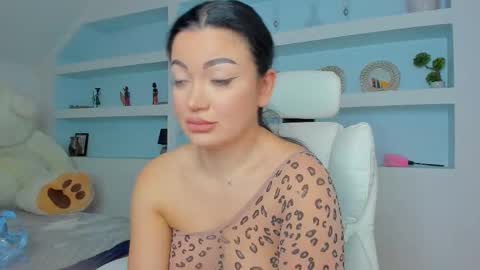 Snapshot of jisselle chatting on December 2025 06:58:01 PM Juliee online show from December 2025 06:58:01 PM