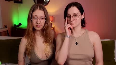 Hey Guys We are Julia ginger  Tina brunette online show from January 2025 07:37:01 PM