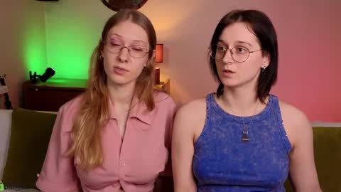 Hey Guys We are Julia ginger  Tina brunette online show from January 2025 04:09:01 PM