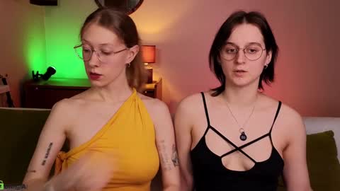 Hey Guys We are Julia ginger  Tina brunette online show from February 2025 05:48:01 PM
