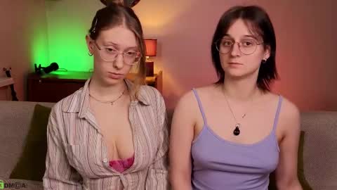 Hey Guys We are Julia ginger  Tina brunette online show from February 2025 06:43:02 PM