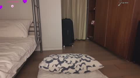 Snapshot of jiwon4u chatting on January 2025 07:31:01 PM Jiwon online show from January 2025 07:31:01 PM