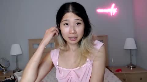 Jiwoo online show from October 2025 08:03:01 AM