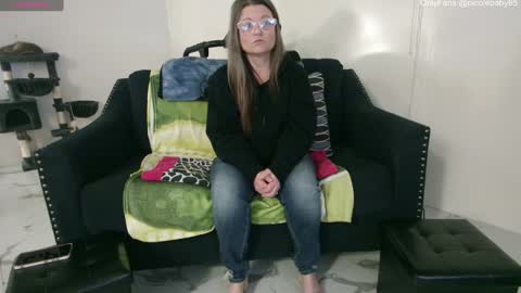 Nicole  Allen online show from December 2024 10:42:01 PM