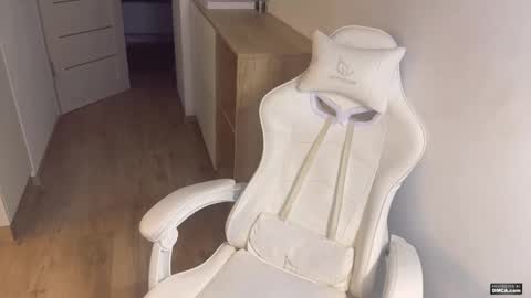 jkqqq online show from October 2025 06:09:01 PM