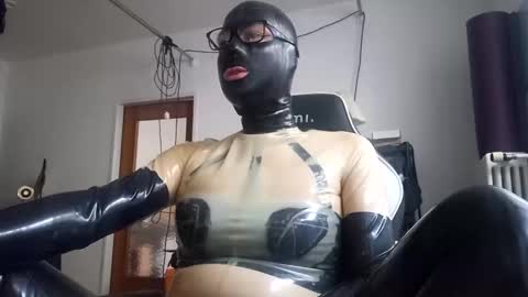 The sweetest toy online show from December 2024 01:00:01 PM