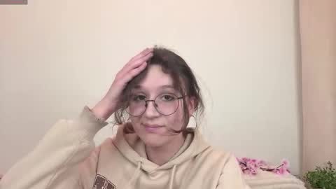 Snapshot of joannwhitver chatting on December 2025 04:11:01 PM Nana online show from December 2025 04:11:01 PM