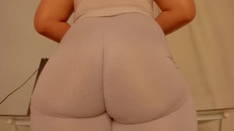 joanyo_brown online show from December 2025 01:00:02 AM