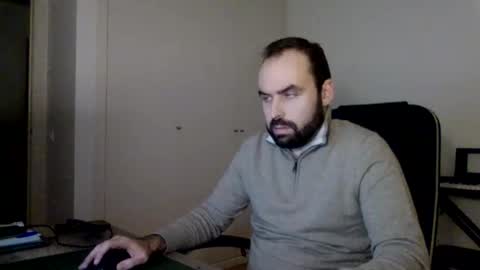 joaodias_18 online show from November 2025 05:46:02 PM