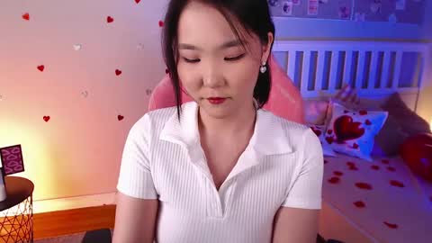 Amina online show from February 2025 03:27:01 PM