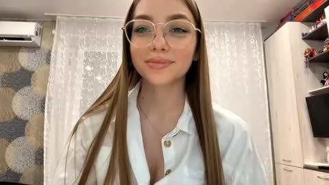 Kate online show from May 2026 06:03:01 PM