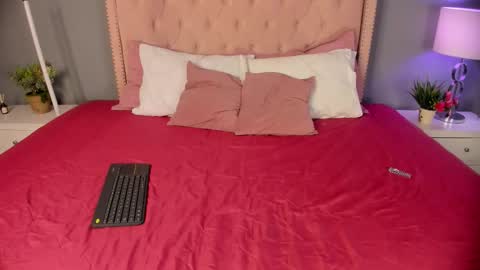 Snapshot of joeandemma chatting on December 2025 04:33:02 AM Emma Joe online show from December 2025 04:33:02 AM