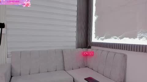 Johan Williams online show from October 2025 04:42:01 AM