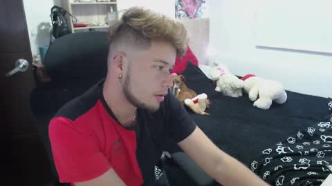 Snapshot of johanleonsweetboy chatting on February 2025 02:49:02 AM JOHAN independient model online show from February 2025 02:49:02 AM