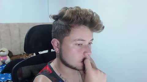 Snapshot of johanleonsweetboy chatting on February 2025 03:12:02 AM JOHAN independient model online show from February 2025 03:12:02 AM