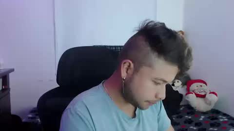 Snapshot of johanleonsweetboy chatting on September 2025 03:01:01 PM JOHAN independient model online show from September 2025 03:01:01 PM