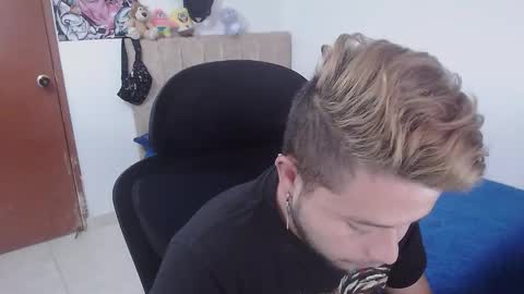 Snapshot of johanleonsweetboy chatting on November 2025 01:54:02 PM JOHAN independient model online show from November 2025 01:54:02 PM