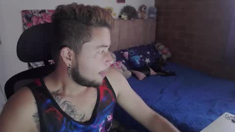 Snapshot of johanleonsweetboy chatting on December 2025 05:07:02 PM JOHAN independient model online show from December 2025 05:07:02 PM