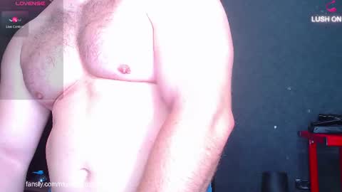 Snapshot of john_and_kiss chatting on June 2026 08:35:01 AM john and kiss online show from June 2026 08:35:01 AM