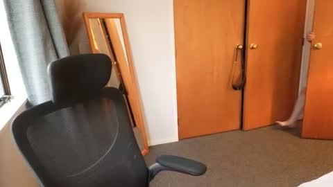 Snapshot of john_bear1 chatting on April 2026 05:30:01 AM john_bear1 online show from April 2026 05:30:01 AM