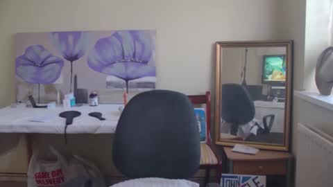 Snapshot of john_little_one chatting on April 2026 01:25:02 PM JOHN online show from April 2026 01:25:02 PM