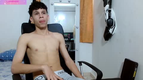 Snapshot of john_ssnow29 chatting on December 2024 06:41:01 PM john_ssnow29 online show from December 2024 06:41:01 PM