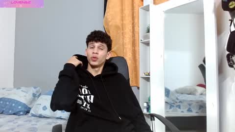 Snapshot of john_ssnow29 chatting on December 2024 08:27:02 PM john_ssnow29 online show from December 2024 08:27:02 PM