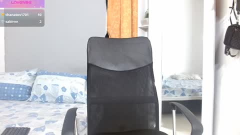 Snapshot of john_ssnow29 chatting on December 2024 11:00:01 PM john_ssnow29 online show from December 2024 11:00:01 PM