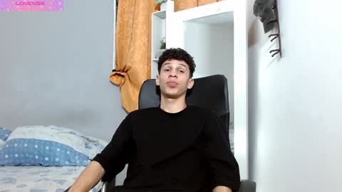 Snapshot of john_ssnow29 chatting on December 2024 08:01:02 PM john_ssnow29 online show from December 2024 08:01:02 PM