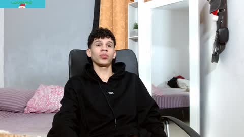 Snapshot of john_ssnow29 chatting on December 2024 06:49:01 PM john_ssnow29 online show from December 2024 06:49:01 PM