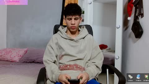 Snapshot of john_ssnow29 chatting on January 2025 11:42:01 PM john_ssnow29 online show from January 2025 11:42:01 PM