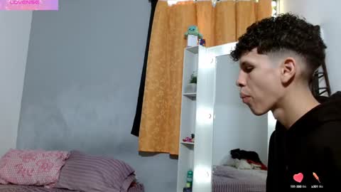 Snapshot of john_ssnow29 chatting on January 2025 07:11:01 PM john_ssnow29 online show from January 2025 07:11:01 PM