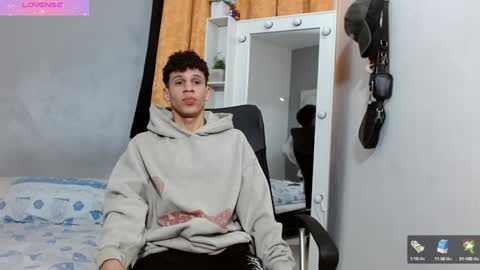 Snapshot of john_ssnow29 chatting on January 2025 09:51:02 PM john_ssnow29 online show from January 2025 09:51:02 PM