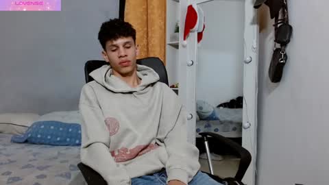 Snapshot of john_ssnow29 chatting on January 2025 09:39:02 PM john_ssnow29 online show from January 2025 09:39:02 PM