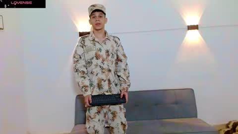 Snapshot of john_ssnow29 chatting on December 2025 12:32:01 PM john_ssnow29 online show from December 2025 12:32:01 PM