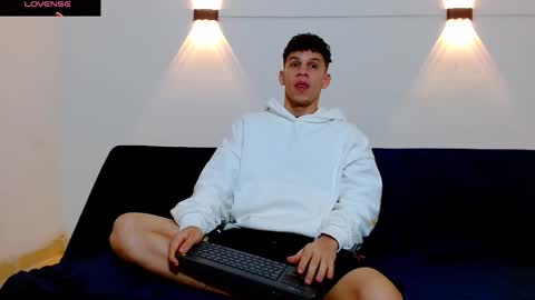 Snapshot of john_ssnow29 chatting on December 2025 10:55:01 AM john_ssnow29 online show from December 2025 10:55:01 AM