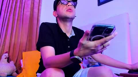 Snapshot of john_white69 chatting on December 2025 01:10:01 AM John online show from December 2025 01:10:01 AM