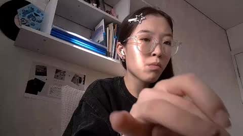 Molly online show from November 2025 08:39:02 AM