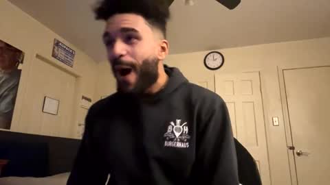 Snapshot of johnmkop chatting on December 2025 07:01:02 AM Mikemike online show from December 2025 07:01:02 AM