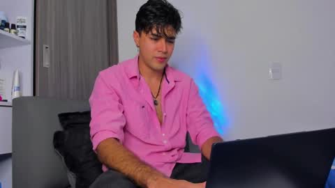 johnny_bravo777 online show from February 2025 12:22:02 AM