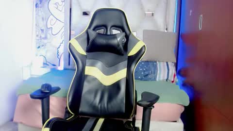 johnny_cagee online show from December 2025 03:33:01 AM