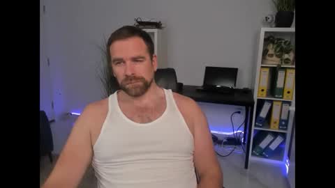 johnnydough82 online show from December 2025 09:25:01 AM