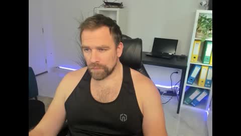 johnnydough82 online show from December 2025 08:23:01 AM