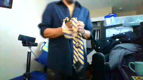 johnnyleos online show from May 2026 03:42:01 PM