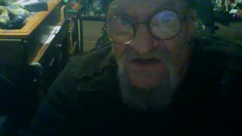 Snapshot of johnnyshung1 chatting on October 2025 06:28:02 PM johnnyshung1 online show from October 2025 06:28:02 PM