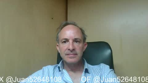 Snapshot of johnq_23 chatting on June 2026 04:02:01 PM John online show from June 2026 04:02:01 PM