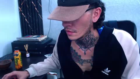 johnsonisaac94  online show from February 2025 08:27:02 AM